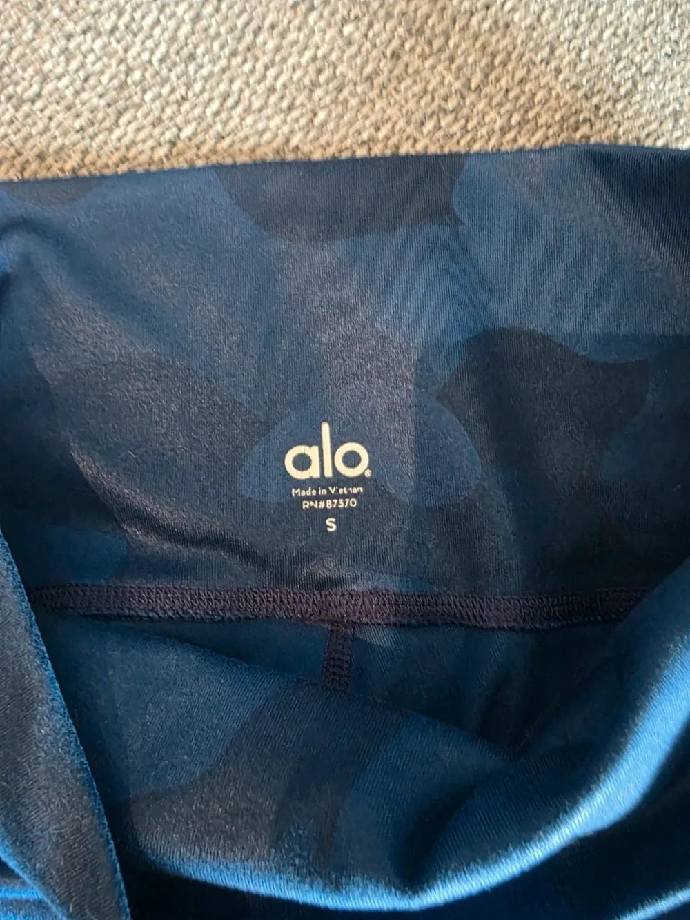 ALO Camo Airbrush Crop Leggings